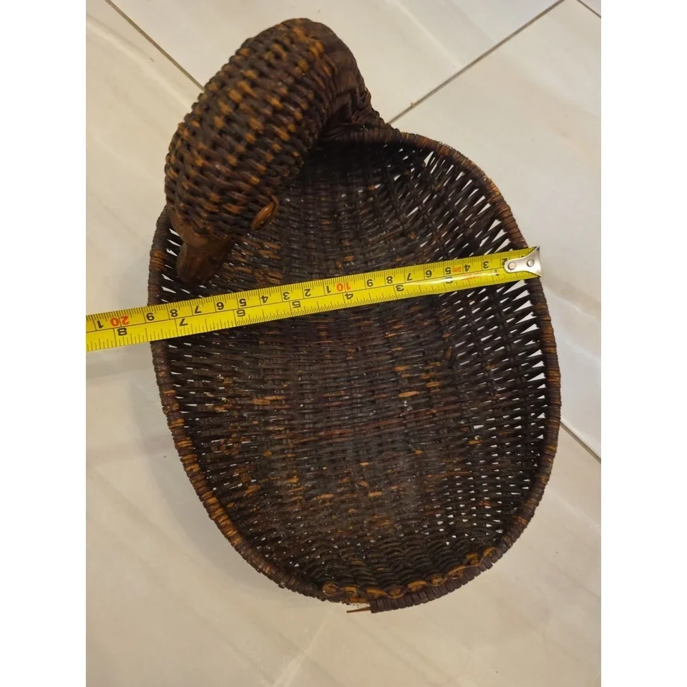 Vintage Antique‎ Duck Shaped Basket  E2